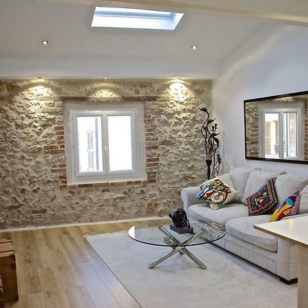 Duplex Fontaine - Appartement Duplex Coeur Vieil Antibes Old City Marche Provencal المظهر الخارجي الصورة